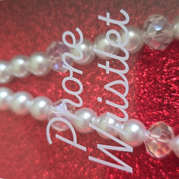 "PEARL" PHONE WRISTLET - Picture 8 of 9